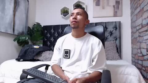 richar_voller online show from January 28, 2025, 11:38 am