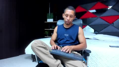 Snapshot of richar_voller chatting on May 7, 2026, 11:37 am richar_voller online show from May 7, 2026, 11:37 am
