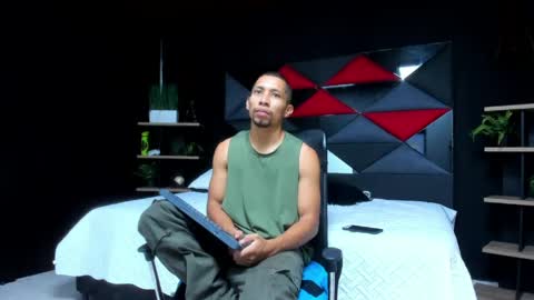 Snapshot of richar_voller chatting on May 9, 2026, 11:37 am richar_voller online show from May 9, 2026, 11:37 am