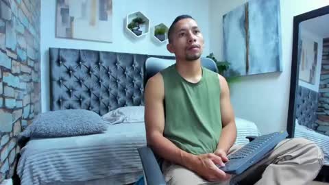 Snapshot of richar_voller chatting on May 20, 2026, 11:27 am richar_voller online show from May 20, 2026, 11:27 am