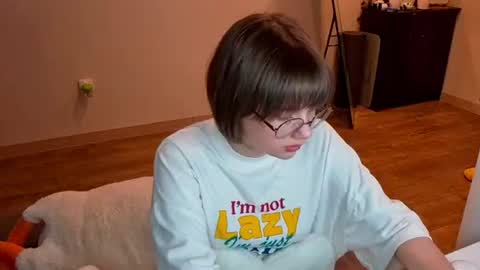 Snapshot of richardlundsten chatting on June 18, 2026, 6:56 pm Luna online show from June 18, 2026, 6:56 pm