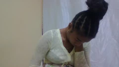 Snapshot of richella34 chatting on June 12, 2026, 9:52 am richella34 online show from June 12, 2026, 9:52 am
