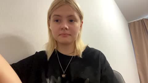Snapshot of richellearmentrout chatting on July 25, 2026, 3:09 pm jenny online show from July 25, 2026, 3:09 pm