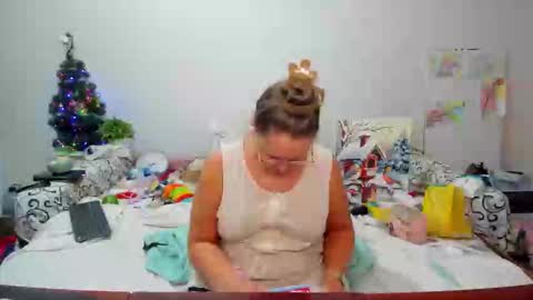 Anna - not anna - right Anna  online show from December 19, 2025, 2:46 pm