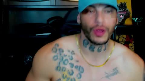 Snapshot of rickg_oficial chatting on December 4, 2025, 10:40 pm RICKG online show from December 4, 2025, 10:40 pm