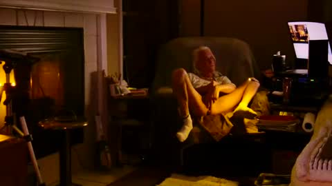 PINK HOLE TWINK online show from February 17, 2025, 6:31 am