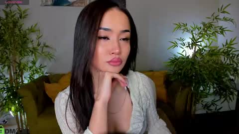 Snapshot of riddle_layla chatting on May 11, 2026, 9:15 am Layla online show from May 11, 2026, 9:15 am