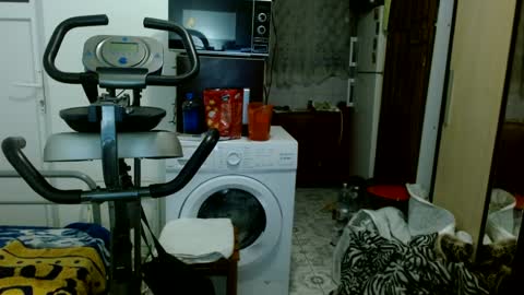 Snapshot of ridemerafsuzana chatting on December 3, 2024, 9:23 pm Ridemeraf online show from December 3, 2024, 9:23 pm