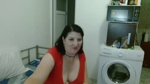 Snapshot of ridemerafsuzana chatting on February 5, 2025, 9:29 pm Ridemeraf online show from February 5, 2025, 9:29 pm