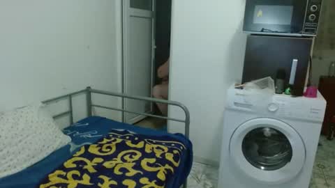 Snapshot of ridemerafsuzana chatting on February 17, 2025, 9:52 pm Ridemeraf online show from February 17, 2025, 9:52 pm