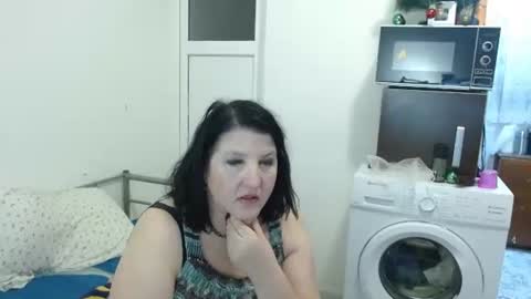 Snapshot of ridemerafsuzana chatting on February 19, 2025, 8:31 pm Ridemeraf online show from February 19, 2025, 8:31 pm