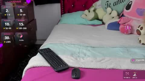 Snapshot of rihana_milan chatting on November 25, 2025, 11:27 pm RIHANA online show from November 25, 2025, 11:27 pm