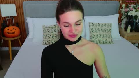 Rihanna online show from October 26, 2025, 5:08 pm