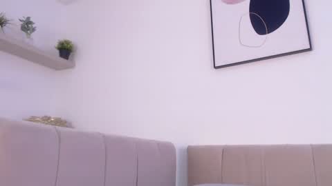 Riley online show from February 5, 2025, 10:33 pm