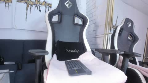 kamila online show from December 24, 2024, 7:06 am