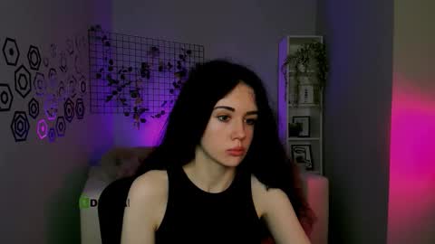 Meow online show from October 8, 2025, 7:22 pm