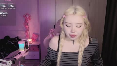 Snapshot of riley_vice chatting on June 4, 2026, 8:31 am Sofia online show from June 4, 2026, 8:31 am