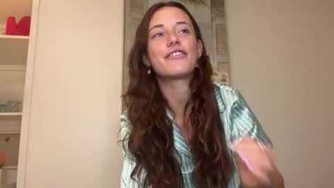 Riley online show from November 19, 2025, 5:24 pm