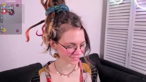 Rin  online show from October 23, 2025, 7:07 am