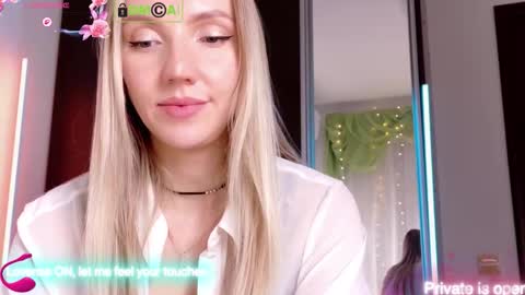 Rina Asty online show from November 12, 2025, 7:35 pm