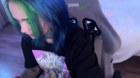   DianaBrite            fansl y online show from October 8, 2025, 1:42 pm