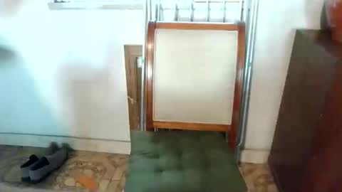 Snapshot of ripsterbra chatting on May 17, 2026, 12:01 pm ripsterbra online show from May 17, 2026, 12:01 pm