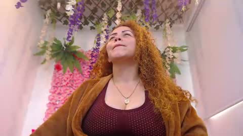Snapshot of risitos_de_oro_ chatting on June 15, 2026, 6:21 pm Risitos De Oro online show from June 15, 2026, 6:21 pm