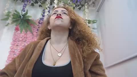 Snapshot of risitos_de_oro_ chatting on July 7, 2026, 10:08 am Risitos De Oro online show from July 7, 2026, 10:08 am
