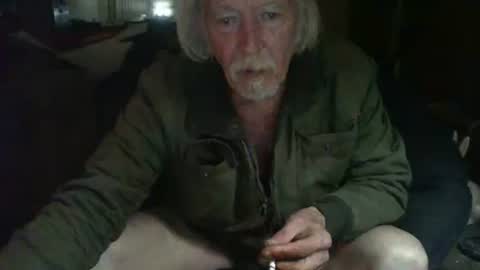 Snapshot of riverratggg chatting on May 19, 2026, 6:47 pm riveratggg online show from May 19, 2026, 6:47 pm