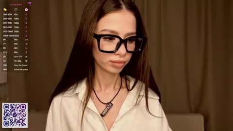 Snapshot of rivkasalyards chatting on June 22, 2026, 4:42 am Anna online show from June 22, 2026, 4:42 am
