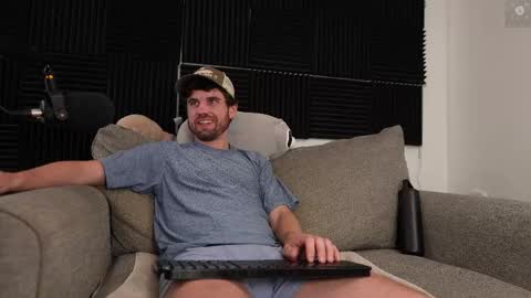 Ryan aka KeylimeRy online show from November 14, 2025, 2:49 pm