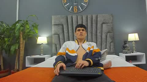 Roan Birkin online show from February 22, 2025, 7:36 pm