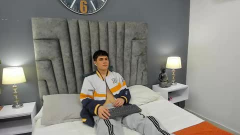 Roan Birkin online show from February 24, 2025, 7:41 pm