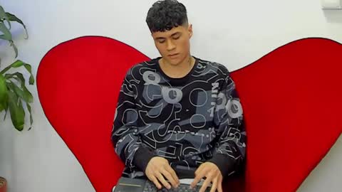 Roan Birkin online show from March 9, 2025, 10:30 pm