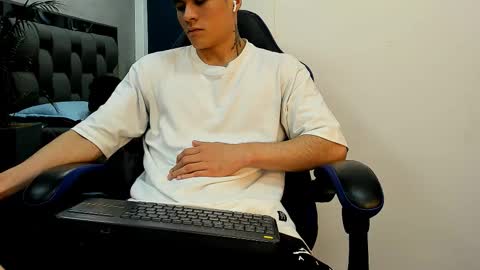 Roan Birkin online show from October 30, 2025, 7:25 pm