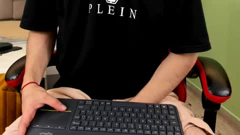 Roan Birkin online show from April 19, 2026, 8:00 pm