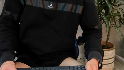 Roan Birkin online show from April 21, 2026, 7:39 pm