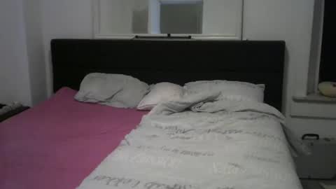 rober10000 online show from November 5, 2025, 6:08 pm