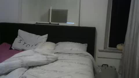 rober10000 online show from November 9, 2025, 5:28 am