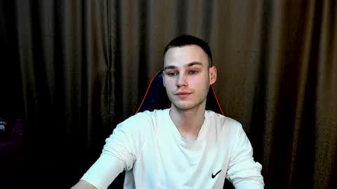 robert10211 online show from January 6, 2026, 7:34 am