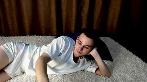 robert10211 online show from March 2, 2026, 10:44 am