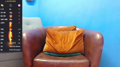 robert_kingg online show from September 12, 2025, 11:37 pm