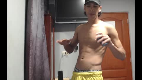 robert_kingg online show from April 29, 2026, 6:50 am