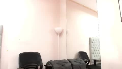 robert_kingg online show from June 26, 2026, 6:56 pm