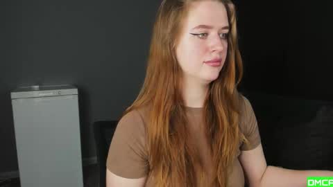 Snapshot of robert_lisa chatting on December 21, 2025, 5:14 am Lisa and Robert i am online all days 900 am GMT3 online show from December 21, 2025, 5:14 am