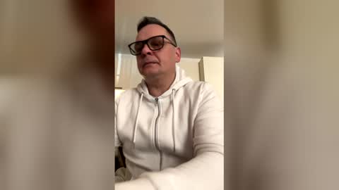 robert_tino online show from February 8, 2026, 10:18 am