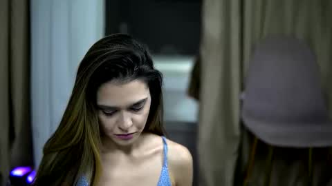 Roberta online show from November 12, 2025, 10:26 am