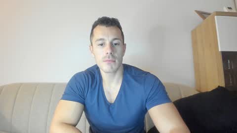 roberto4ever online show from December 4, 2024, 4:49 pm