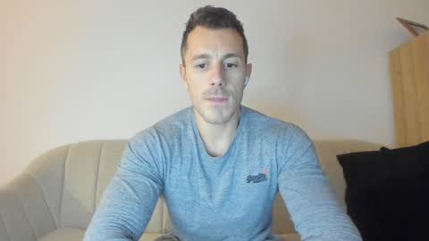 roberto4ever online show from December 5, 2024, 5:06 pm