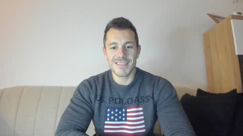 roberto4ever online show from December 9, 2024, 3:54 pm